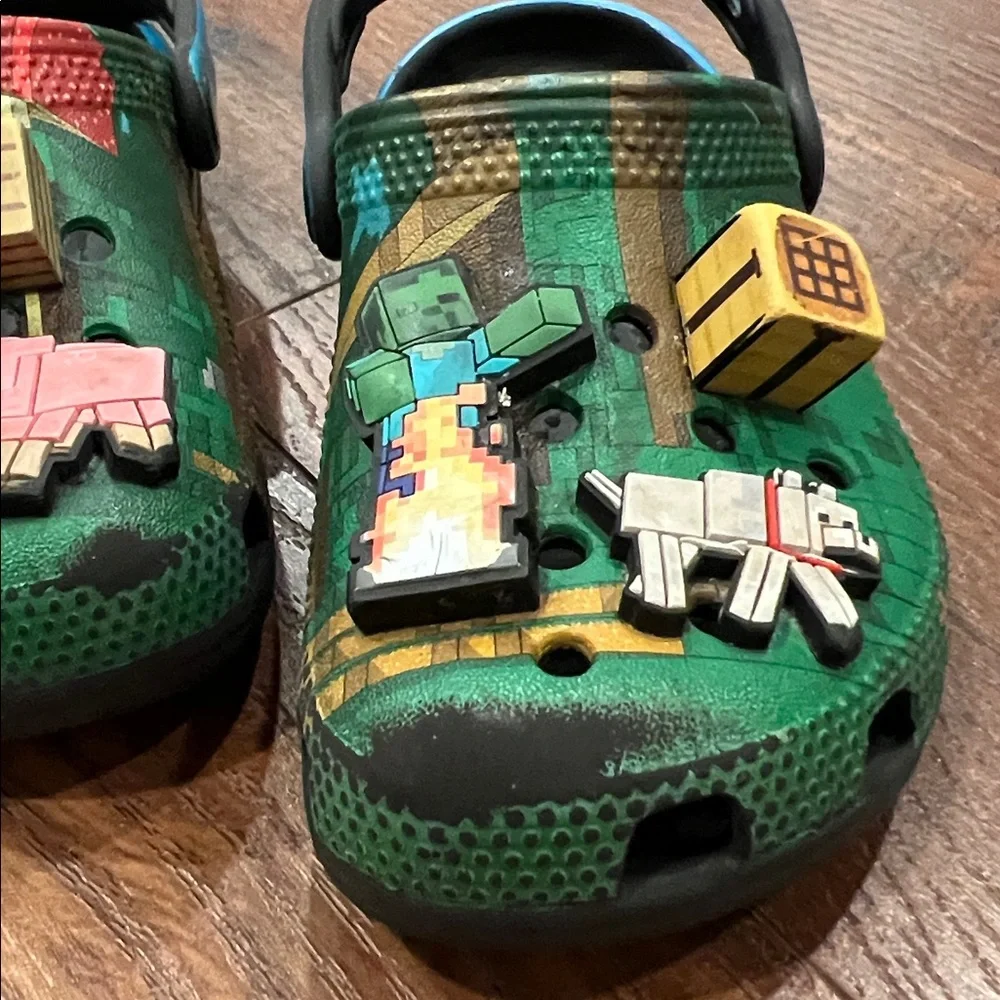 CROCS kids featuring